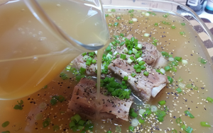 3 loại nước là "kẻ cắp canxi" nếu uống nhiều: Loại cuối cùng người Việt tưởng bổ xương