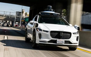 Nghề lạ đời nhất kỷ nguyên xe tự hành: Một lần đóng cửa xe cũng có thể kiếm được 600 nghìn đồng