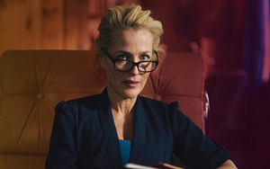 Xem phim Sex Education, tôi hoang mang tột độ khi nhớ lại phản ứng của con trai trên mâm cơm