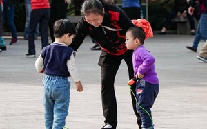 57 tuổi, tôi tự tạo “lương hưu thứ hai” từ việc giữ trẻ - thu đều hàng tháng và sống vui hơn hẳn