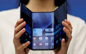 Rút lại những lời chê trước đó, hãy vỗ tay cho mẫu điện thoại "điên rồ" này của Samsung: iPhone thua rồi!