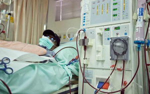 Người đàn ông suy thận cấp sau 1 tháng dán thứ quen thuộc này lên người