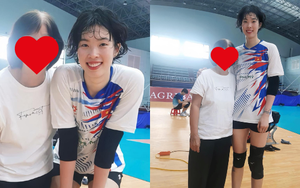 Dụi mắt 3 lần mới nhận ra Trần Thị Thanh Thuý - chủ công số 1 Việt Nam khi về nước săn "vàng" SEA Games 33