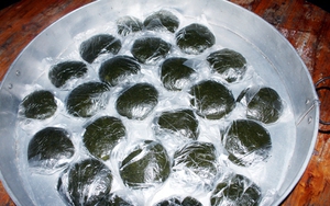 Món bánh cái tên "độc lạ" của Lạng Sơn, du khách nhận xét: Tưởng khó ăn nhưng ngon không tưởng!