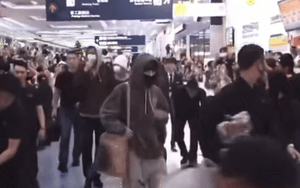 Danh tiếng khủng khiếp của mỹ nam mới nổi 4 tháng: Về nhà trong sự reo hò, cả thành phố ùa ra đón như đỉnh lưu thế giới