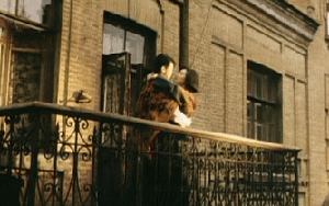 Nữ diễn viên xanh mặt vì biệt thự 4.100 tỷ tràn ngập gián