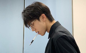 "Tổng số tuổi của anh và em là 70, anh 35 tuổi, vậy em bao nhiêu?" - Câu trả lời của chàng trai khiến cả phòng cười nghiêng ngả