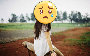Càng xem cô gái này trong phim Sex Education, tôi càng xót xa vì đã khắc nghiệt với chính con mình!