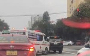 CSGT lên tiếng vụ tài xế ô tô không vượt đèn đỏ để nhường đường cho xe cấp cứu