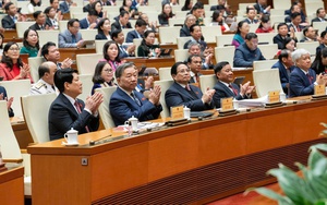 TỔNG THUẬT: KHAI MẠC KỲ HỌP BẤT THƯỜNG LẦN THỨ 9, QUỐC HỘI KHÓA XV