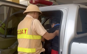 Cảnh sát giao thông Đồng Nai cứu kịp thời người đàn ông bất tỉnh bên đường