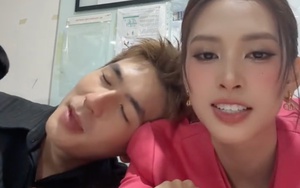 Tiểu Vy ngồi lên đùi Quốc Anh, dính nghi vấn yêu đương khi đóng phim Trấn Thành
