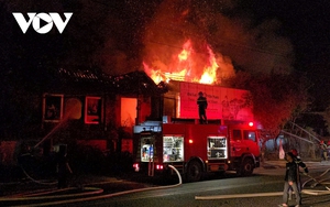 Cháy lớn tại trung tâm tranh thêu lụa Đà Lạt XQ Việt Nam