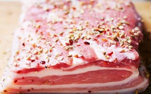 Nên mua thịt ba chỉ trên hay thịt ba chỉ dưới?