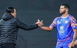 Ngoại binh V.League mất việc sau 11 ngày