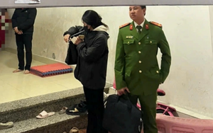 Lời khai của người trông trẻ trong vụ bé gái 5 tháng tuổi tử vong ở Long Biên