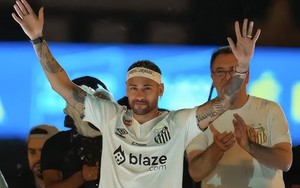 Vừa nhận tiền tấn từ Al Hilal, Neymar liền nói xấu đội bóng cũ