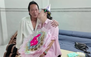 Vợ 3 kém 29 tuổi nhắc Bảo Chung: “Quãng đời còn lại đừng có ai nữa nhé!”