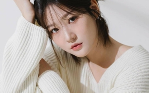 Trước khi qua đời, Kim Sae Ron lên sân thượng khóc nức nở vì lời xin lỗi muộn màng từ phóng viên Hàn