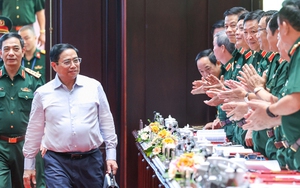 Bổ nhiệm nhiều Tư lệnh và Chính ủy các quân khu