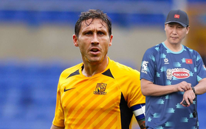 Malaysia liên tục thêm "binh hùng tướng mạnh", báo động đỏ cho HLV Kim Sang-sik