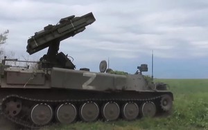 Hệ thống phòng không Strela-10M4 bị máy bay không người lái Nemesis phá hủy