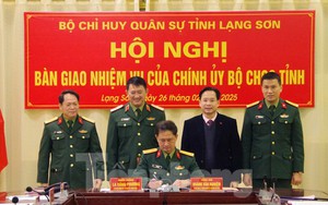Bàn giao nhiệm vụ Chính ủy Bộ Chỉ huy Quân sự tỉnh Lạng Sơn
