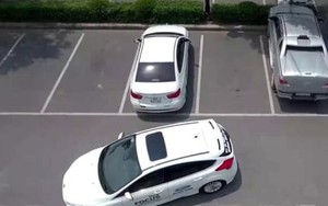 Nguyên tắc lùi ô tô an toàn tài xế cần nhớ