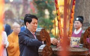 Chủ tịch nước Lương Cường dâng hương tưởng nhớ các bậc tiên đế ở Hoàng thành Thăng Long