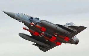 Phi đội Mirage 2000 được nâng cấp với bom công nghệ cao
