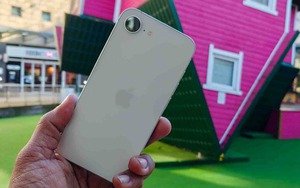 Tôi bắt đầu dùng iPhone 16e và nó tốt hơn kỳ vọng