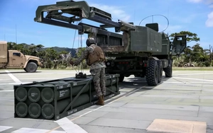 Mỹ khôi phục hoàn toàn việc cung cấp tên lửa HIMARS và các loại vũ khí khác