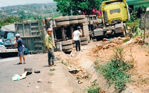 Tai nạn kinh hoàng giữa 4 ô tô ở Đắk Nông