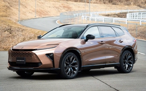 Khám phá Toyota Crown Estate 2025 vừa ra mắt