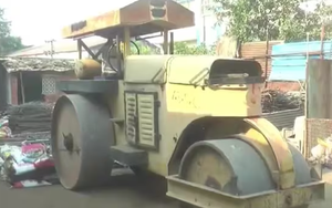 Trộm xe lu đem bán đồng nát với giá 64 triệu đồng