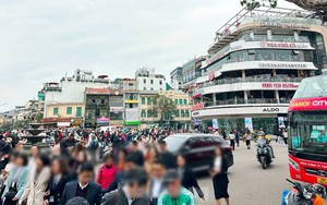 CSGT vừa đưa ra cảnh báo khi hàng nghìn người đến tòa nhà "Hàm cá mập" chụp ảnh