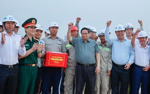 Sân bay 16 tỷ USD 'xịn' nhất Việt Nam lại lập kỷ lục: 3 năm 7 lần đón Thủ tướng tới thị sát