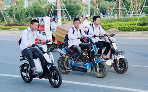 ‘Ác mộng đường phố’ từ những đứa trẻ choai choai đi xe máy điện