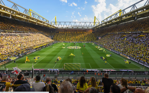 Hai mươi năm từ bờ vực phá sản của Borussia Dortmund