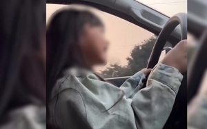 Vụ để con gái cầm vô lăng lái ô tô chạy 60km/h: Lời khai bất ngờ của người bố
