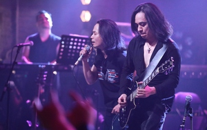 Đêm nhạc 30 năm của Bức Tường: Khán giả cháy hết mình, MC Lại Văn Sâm phủ nhận một điều