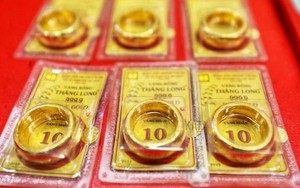Nóng: Giá vàng lại lên đỉnh cao mới, chuyên gia dự báo kịch bản không ngờ
