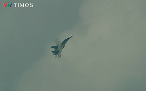 Biểu tượng sức mạnh quân sự của Việt Nam xé gió trên bầu trời TP Hồ Chí Minh