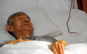 Bố qua đời để lại 21 tỷ đồng, tòa yêu cầu con gái phải chia đều tài sản cho 4 bác gái, họ hàng tuyên bố: 20% vẫn còn quá ít