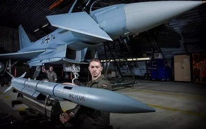 Vì sao tên lửa Meteor có mức giá siêu đắt được so sánh 'làm bằng vàng'