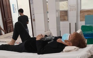 Nữ ca sĩ nổi tiếng một thời: Cuộc đời chìm nổi, U80 vẫn ở nhà trọ, vừa phẫu thuật não