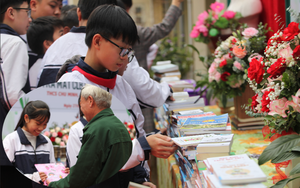 "Bao giờ chúng em được đọc những cuốn sách này?"