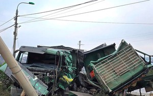 Quảng Ninh: Hai xe tải biến hình kỳ quái sau cú đấu đầu kinh hoàng