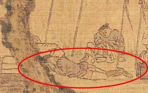 Phóng to 100 lần bức tranh cổ, cư dân mạng ngỡ ngàng: Hai người đàn ông đang làm gì dưới gốc cây vậy?