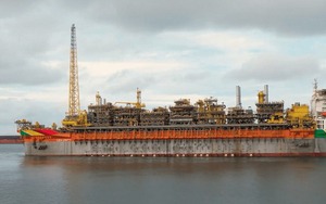 Nhờ 1 mũi khoan 5.000m xuống đáy biển, quốc gia nhỏ bé chưa đến 1 triệu dân đổi đời - sắp thành 'petrostate' bình quân đầu người cao nhất thế giới